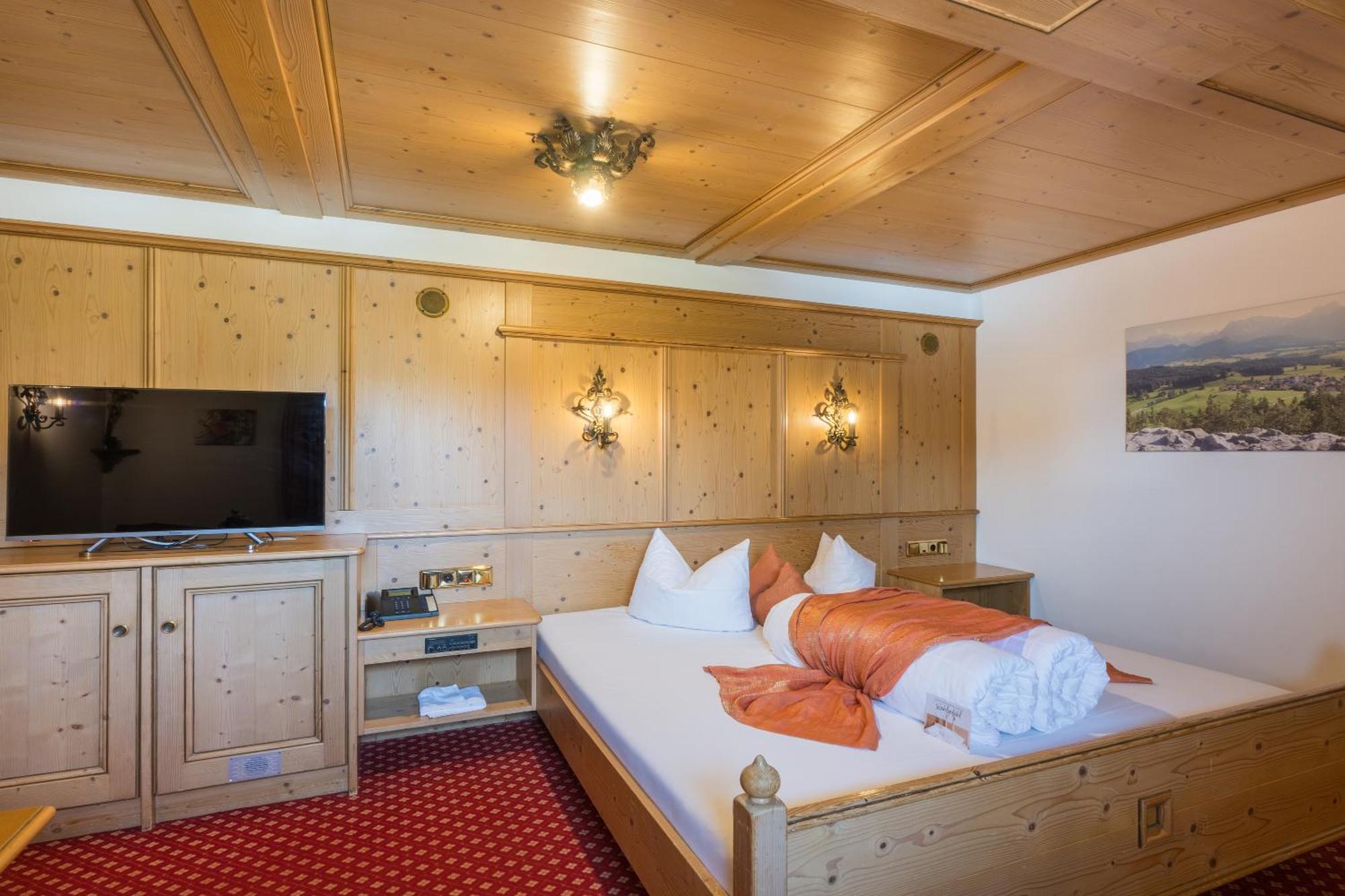 Landhotel Gockelwirt Eisenberg  Εξωτερικό φωτογραφία