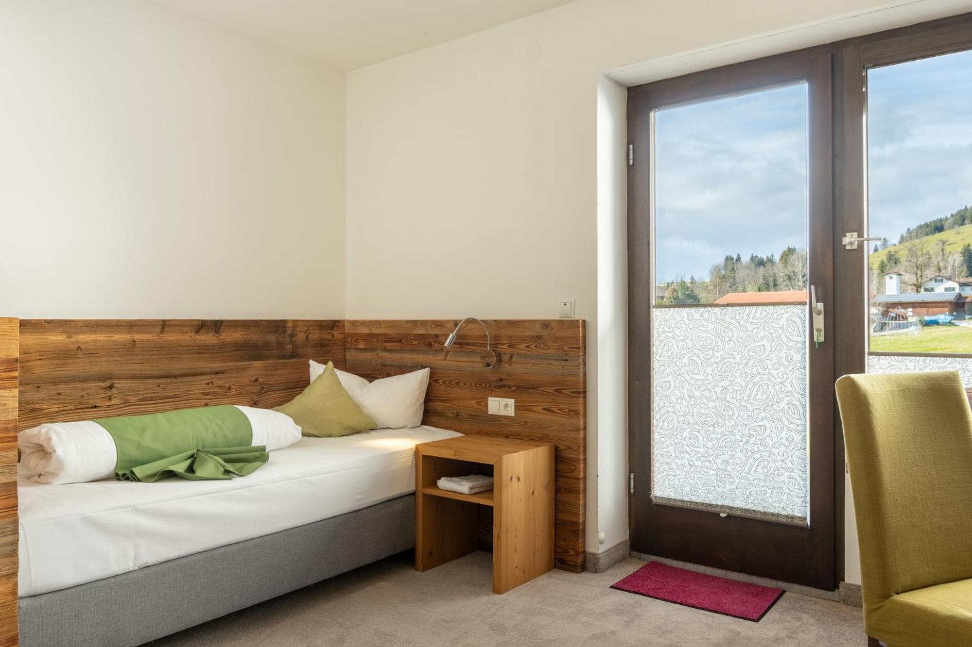 Landhotel Gockelwirt Eisenberg  Εξωτερικό φωτογραφία